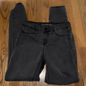 Calvin Klein Women’s skinny jeggings- Faded Black